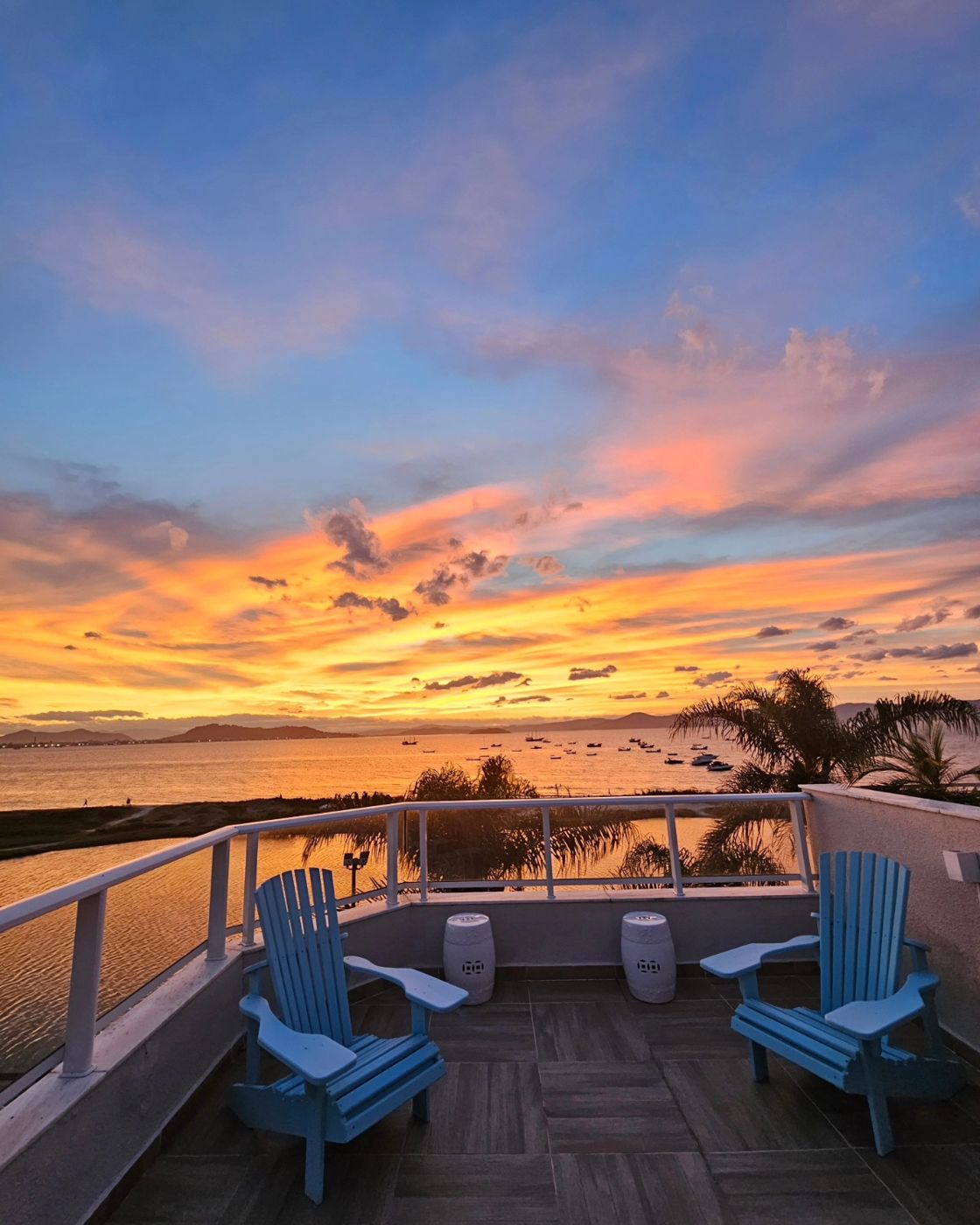 Pôr do sol visto do terraço · Ponta do Sunset